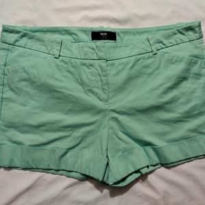 Mosimo Mint Green Stretch Extendable Cuffed Shortie Shorts Wms Sz 14
